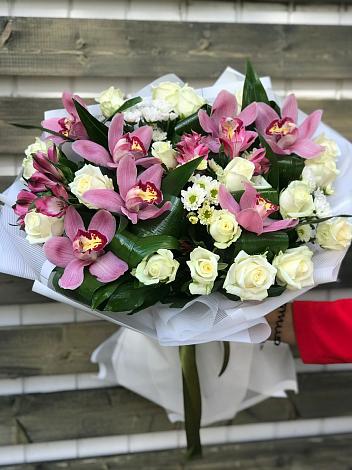 Букет цветов из: Розы и Хризантемы в Арзгир