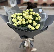 Букет Белые кустовые розы Солинеро в Арзгир